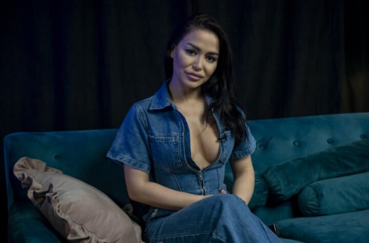 ALEKSANDRA MLADENOVIĆ UHVAĆENA SA NOVIM DASOM: Nekada je bio sa našom pevačicom, a sad uživa s njom! (GALERIJA)