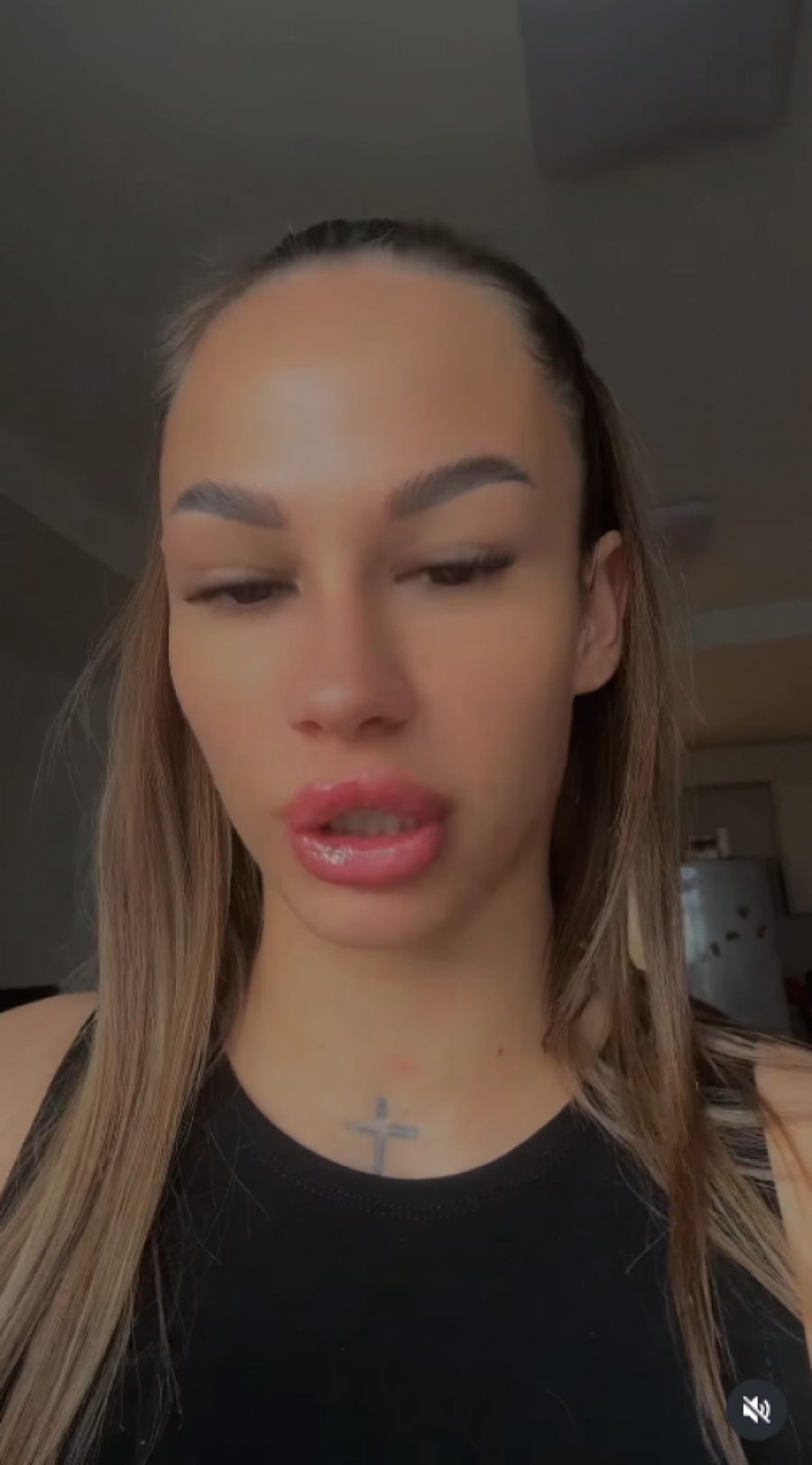 BIVŠA ZADRUGARKA SE RAZVELA NAKON SEDAM MESECI! Uhvaćena u provodu sa Tarom Simov, sve pare dala na muziku!