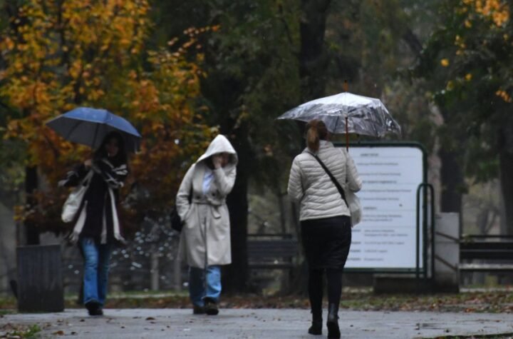 DANAS KIŠA, A EVO GDE ĆE DA GRMI: U jednom delu Srbije samo do 4 stepena, a EVO gde će biti prolećnih 20 stepeni