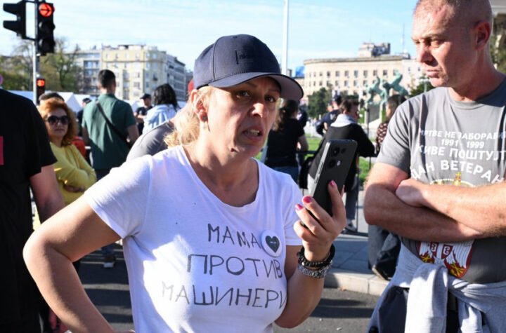 DIJANA HRKA ZVALA HITNU POMOĆ, BLOKADERI SPREČILI DOKTORE DA JOJ POMOGNU!