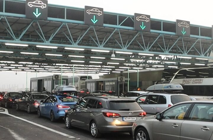 GUŽVE NA GRANICAMA: Oglasio se AMSS - automobili na Batrovcima čekaju sat vremena, evo kakvo je stanje na drugim prelazima