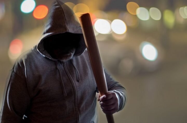 HRVATI PLANIRALI NAPAD NA SRPSKU DECU? Sumnjiva ekipa kod dvorane u Rijeci - među njima 10 maloletnika! POLICIJA REAGOVALA U POSLEDNJI ČAS!