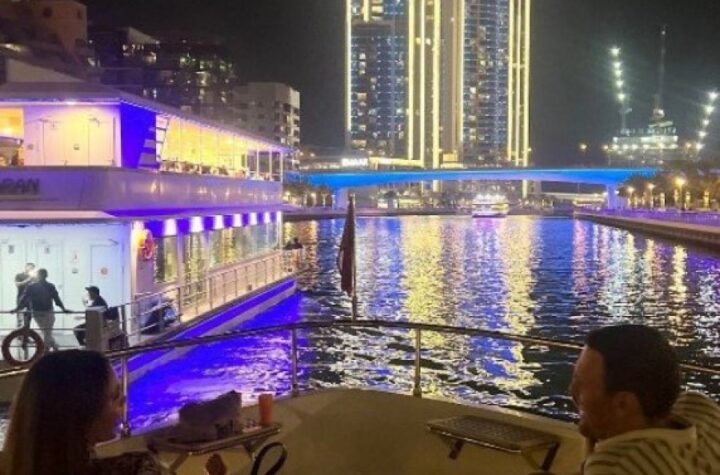 IGOR KOJIĆ UŽIVA NA LUKSUZNOJ JAHTI SA NOVOM DEVOJKOM! Kebin sin zaljubljen do ušiju u lepu brinetu!