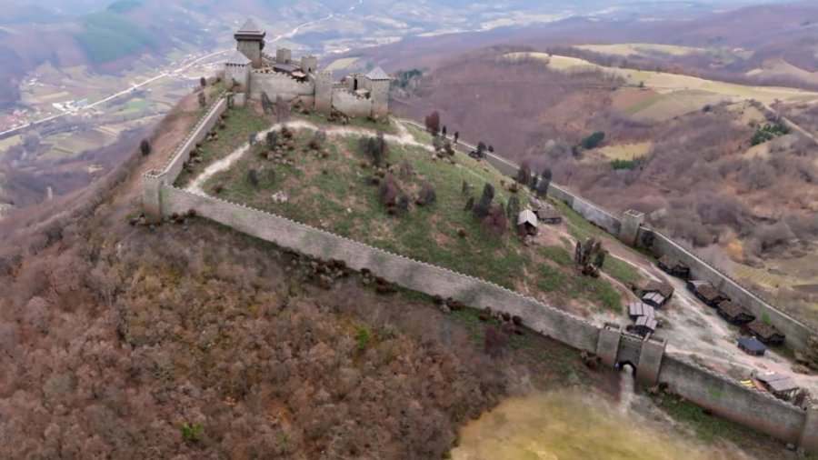 KOZNIK- TVRĐAVA KOJA JE ŠTITILA SRPSKU DRŽAVU: Gledaoci svedočili istorijskim snimcima! Serijal "Izgubljeni gradovi Balkana" ruši sve granice!
