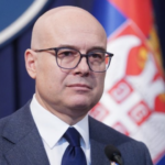 LIDER SNS VUČEVIĆ NA GODIŠNJICU OD TRAGEDIJE U NOVOM SADU: Čuvaćemo sve te duše i voljena imena u našim srcima! Iskreno saučešće porodicama poginulih!