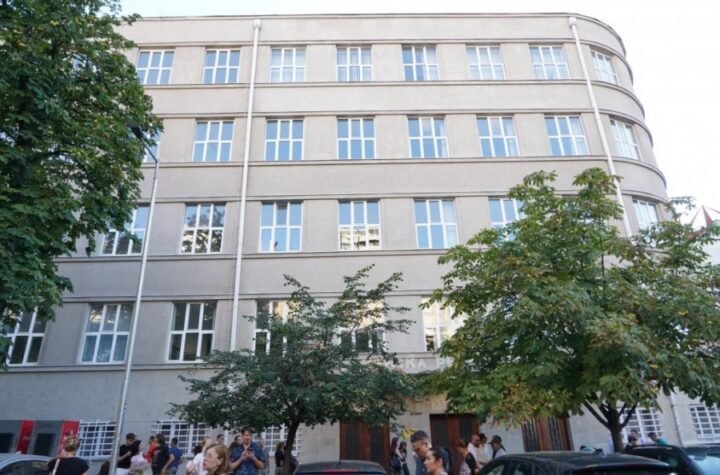 MINISTARTVO NUDI REŠENJE ZA PETU GIMNAZIJU! U ove dve škole biće privremeno izmešteni đaci!