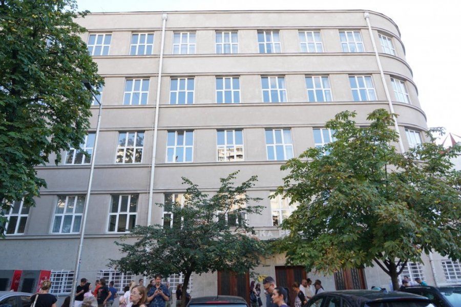 MINISTARTVO NUDI REŠENJE ZA PETU GIMNAZIJU! U ove dve škole biće privremeno izmešteni đaci!