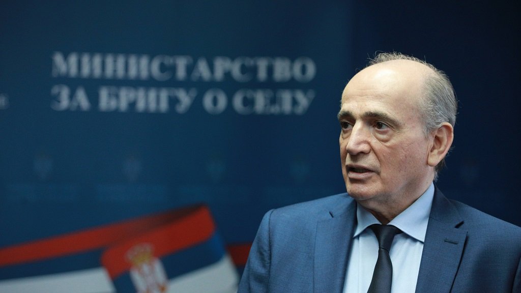 Ministar Krkobabić potpisuje ugovore o dodeli sredstava za opremanje i unutrašnje uređenje seoskih domova sa 23 lokalne samouprave