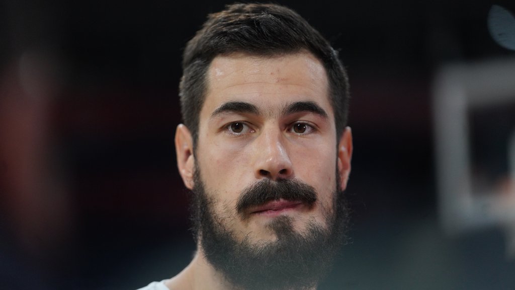 NIJE NI SLUTIO ŠTA GA ČEKA U SVLAČIONICI! KAKVO IZNENAĐENJE ZA KALINIĆA POSLE POBEDE PROTIV BUDUĆNOSTI! Ovo nije mogao da očekuje, pogledajte njegovu