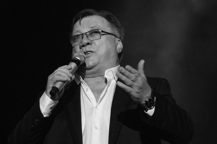 OBOJE SU UMRLI NA TRAGIČAN NAČIN! Najtužnji stihovi Halida Bešlića KRIJU VELIKU TAJNU, zbog ovih reči SUZE SAME KREĆU!