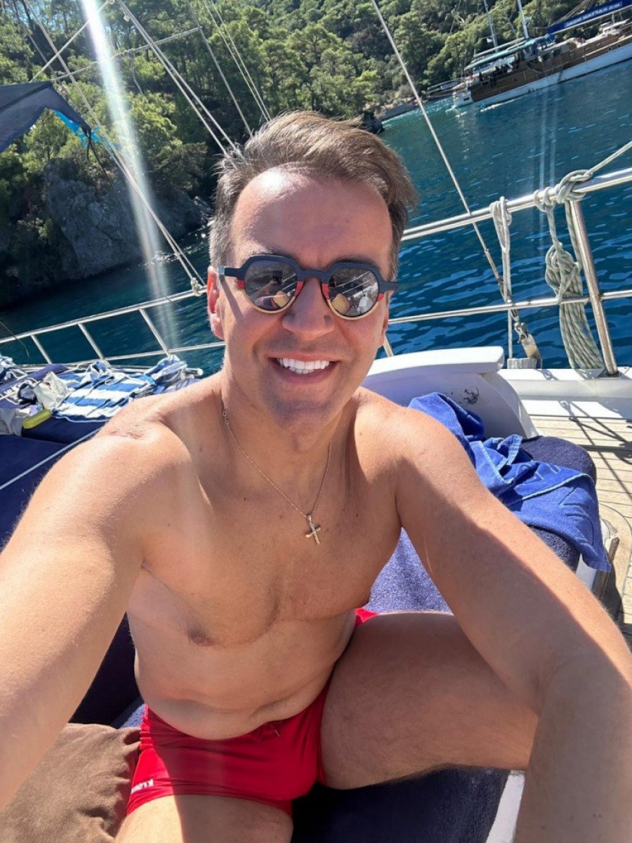 OD SILINE UDARCA PAO NA PLOČNIK, POZNATO U KAKVOM JE STANJU! O herojskom činu voditelja Pinka bruji ceo grad - SVI DETALJI INCIDENTA NA VRAČARU!