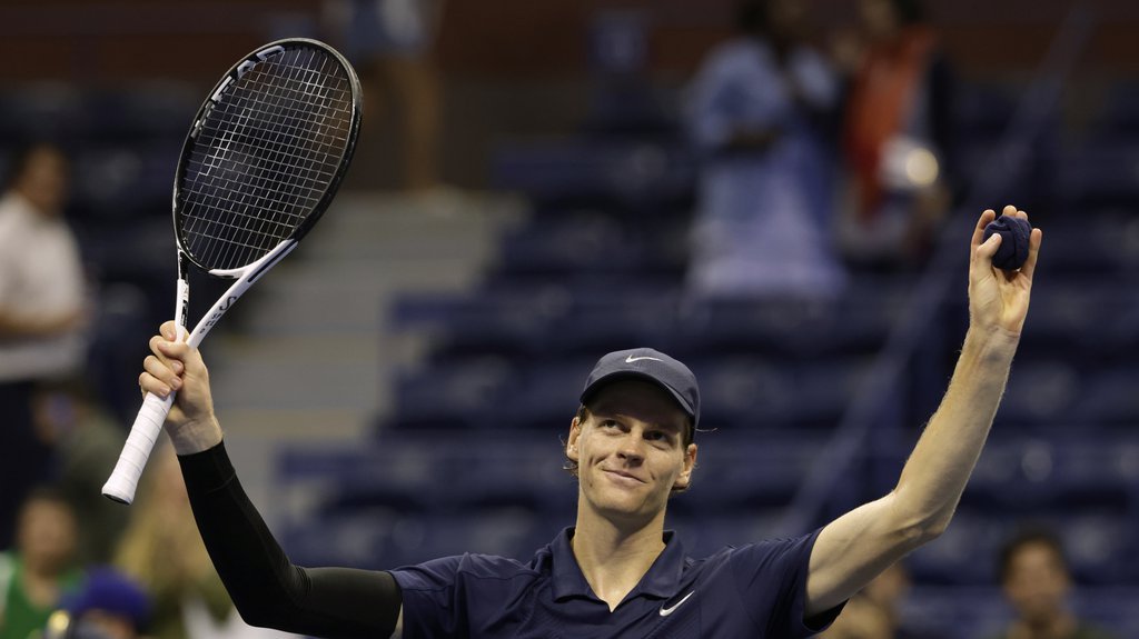 ON JE VLADAR TENISA ZA OVU GODINU: Siner srušio Alkaraza u poslednjem finalu ove sezone