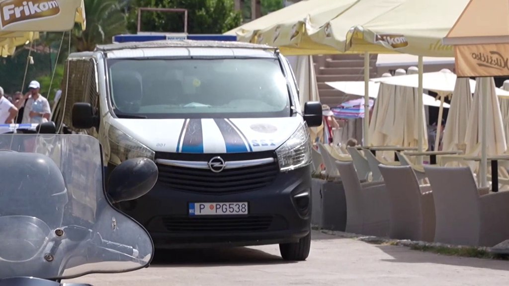 OVAKAV SLUČAJ SE NE PAMTI U CRNOJ GORI! Stranci iznajmili skupocenu vilu, pa instalirali posebnu opremu: Policija razbila veliku grupu OPASNIH PREVARA