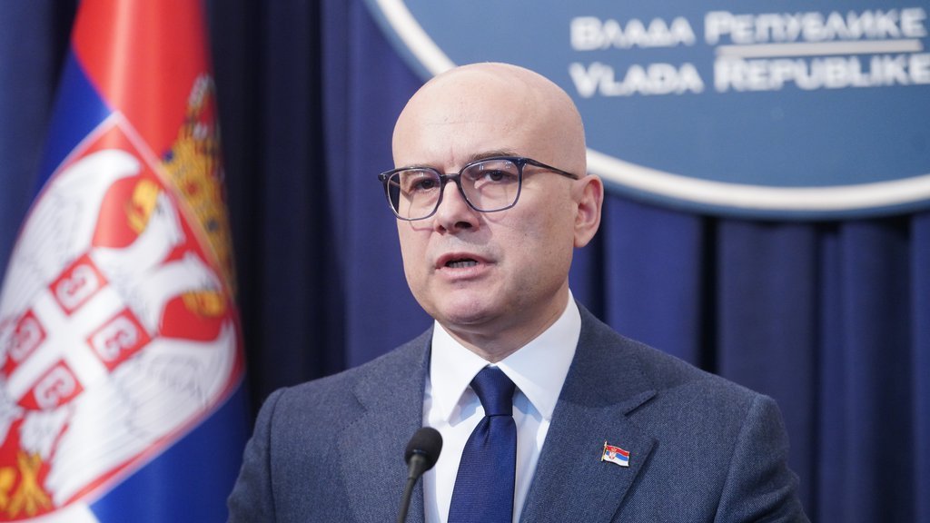 POLITIČARI I BLOKADERI ZLOUPOTREBLJAVAJU DIJANU HRKU: Lider SNS Miloš Vučević otvoreno: Zaboravlja se da ima još 15 porodica koje su isto doživele tra