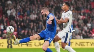 PORAZ SRBIJE OSTAO U SENCI JEDNOG FUDBALERA! Ovako su engleski mediji videli meč na Vembliju: Orlovi u drugom planu, sve zbog SKANDALOZNOG poteza