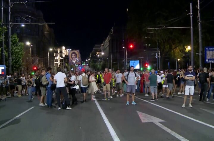 POTPUNI I NAJVEĆI DO SADA SUKOB MEĐU PLENUMAŠIMA, BLOKADERIMA I STRANKAMA! Cirkus i haos u studentskim redovima - pljušte optužbe i etiketiranje! (FOT