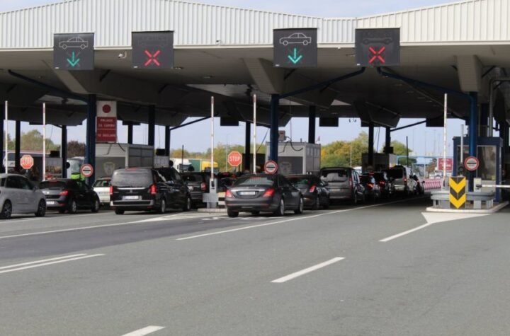 POTPUNI SLOM EES SISTEMA NA GRANICAMA! Čeka se i po 15 sati, Seničić otkrio: Srbija tražila da se softver instalira u policijskoj stanici ili tržnim centrima!