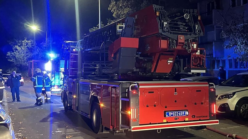 POŽAR U PROMENADI U NOVOM SADU: Na licu mesta vatrogasci i ekipa Hitne pomoći