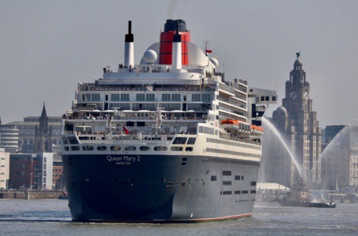 PUTNIK PAO S KRUZERA! Drama u moru, kapetan momentalno zaustavio plovidbu! Spasioci tragaju za muškarcem