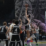 Poraz u gostima: Košarkaši Crvene zvezde izgubili u Valensiji