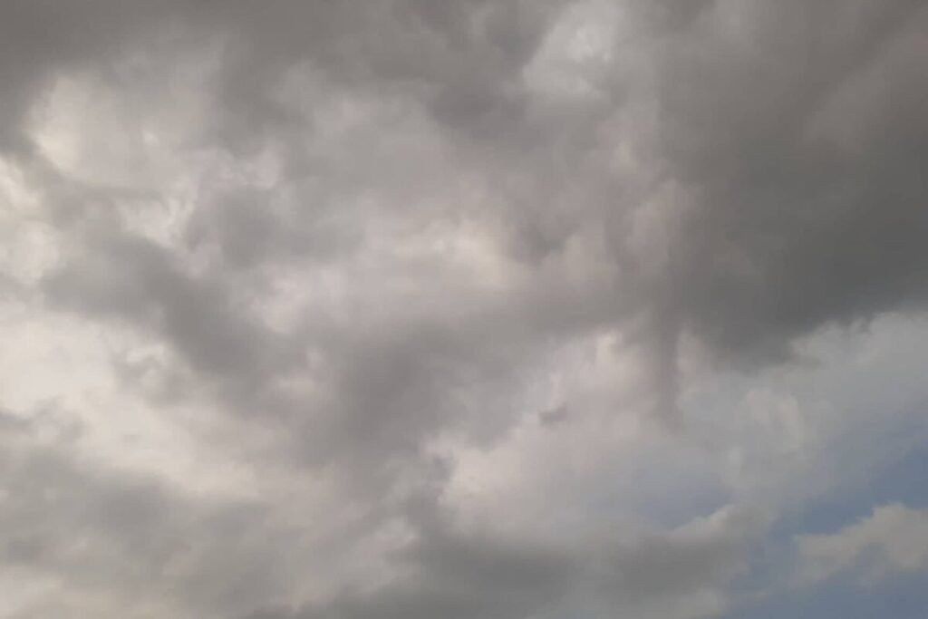 Prvo sunce, pa potpuni preokret: Vreme će danas biti nepredvidivo, evo u kojim delovima zemlje