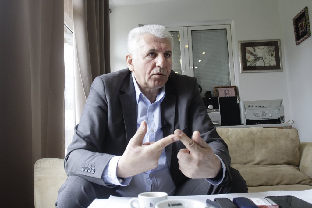 RADE KOMPLEKSI KOD LAŽNOG PREMIJERA! Projekat lažne države mu IZMIČE IZ RUKU, rat SRBA i NATO mu je jedina šansa za opstanak