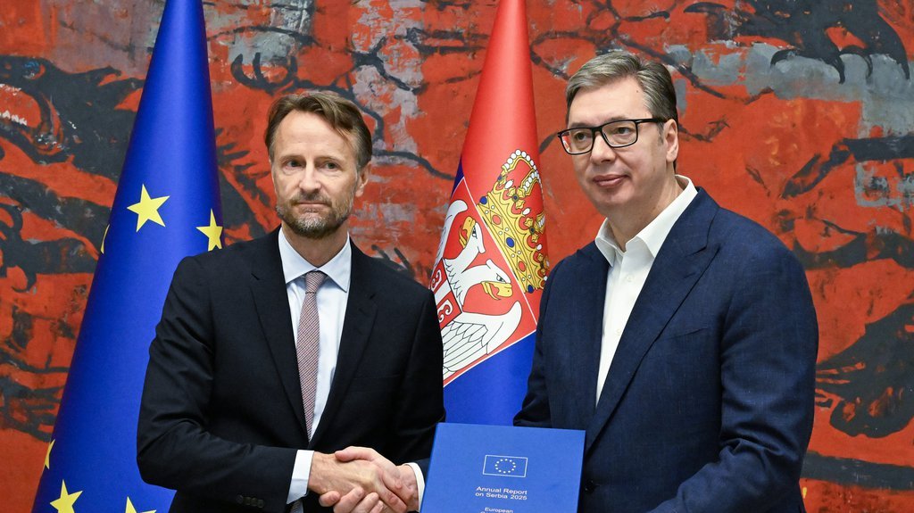 SASTANAK U PALATI SRBIJA: Predsednik Vučić primio ambasadora EU Andreasa fon Bekerata i godišnji izveštaj Evropske komisije (FOTO)