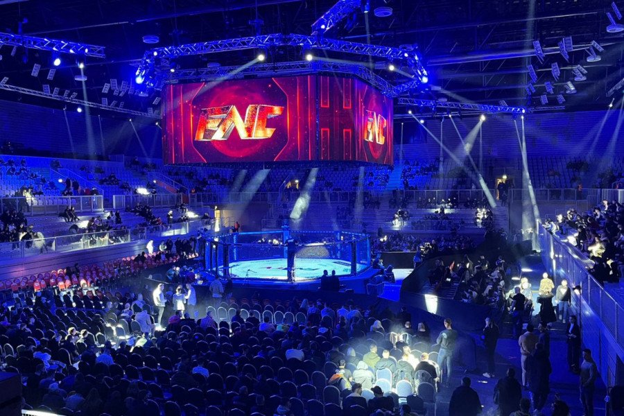 SJAJAN POČETAK! FNC počeo brutalnim nokautom, OVO PUBLIKA VOLI DA VIDI!