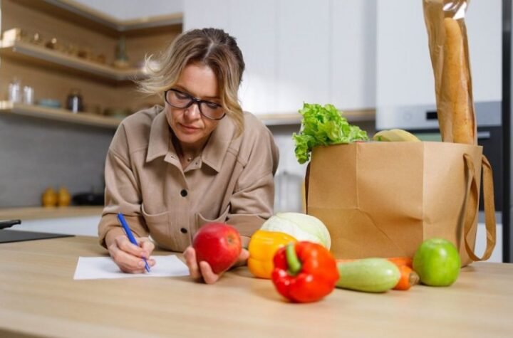 SKRIVENI TROŠKOVI SVAKOG DOMAĆINSTVA: Gde odlazi 20.000 dinara mesečno, a da ni ne primetimo?
