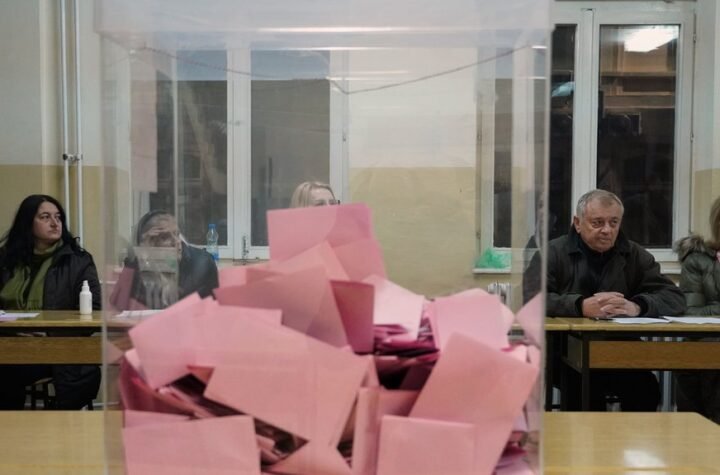 SLAVI SE IZBORNA POBEDA U MIONICI: Oglasio se Janković!