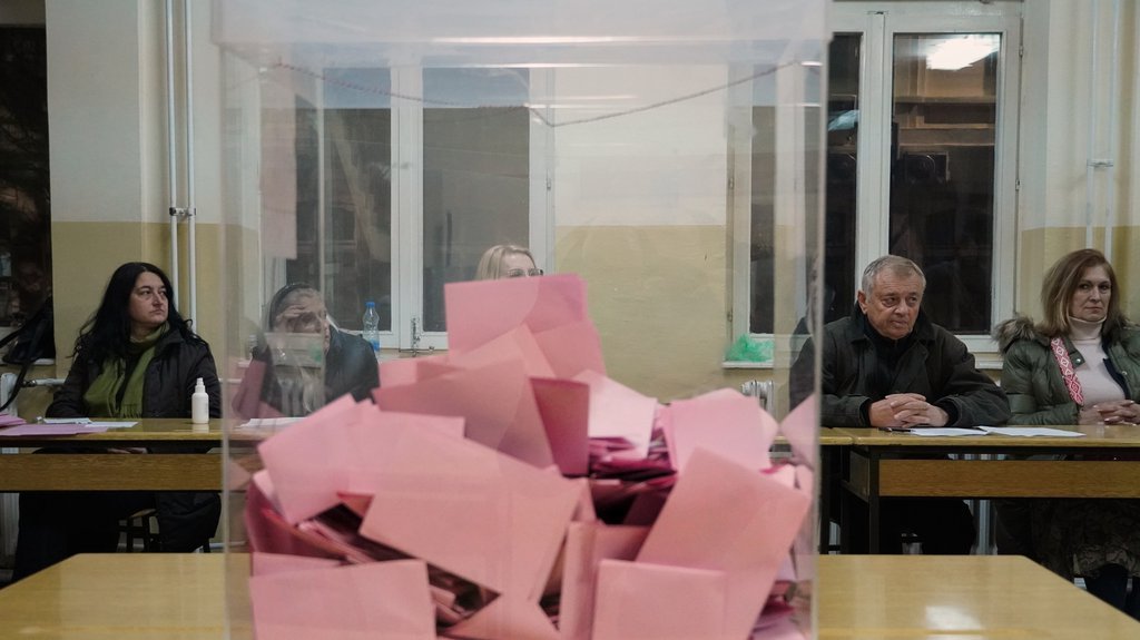 SLAVI SE IZBORNA POBEDA U MIONICI: Oglasio se Janković!