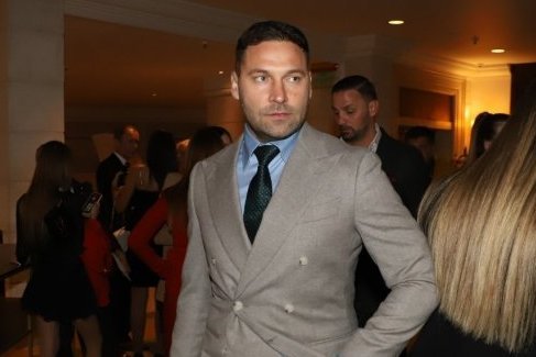 SLAVLJE U PORODICI DUŠKA TOŠIĆA: Sa pratiocima podelio posebnu fotografiju - okupio žene koje najviše voli! (FOTO)