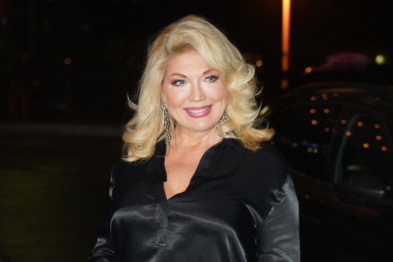 SUZANA MANČIĆ SE PONOVO PODMLADILA, NEĆETE VEROVATI KAKO SAD IZGLEDA: Osvanula prva slika nakon intervencije!