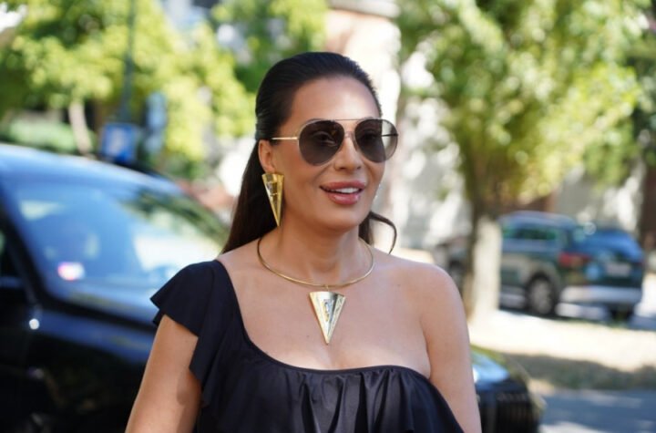 SVE JOJ SASULA U LICE, GODINAMA JE ĆUTALA! Ceca Ražnatović bez dlake na jeziku, HAOS U EMISIJI UŽIVO - GORI ESTRADA!