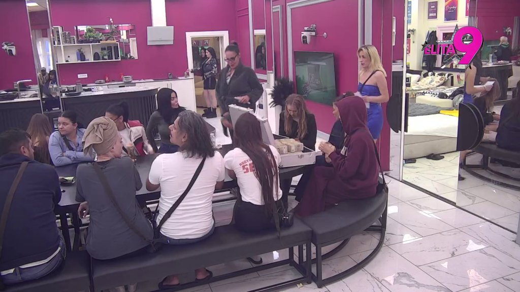 SVI NA PINK! Sunčica počinje svoju podelu budžeta! Biće neizvesno!