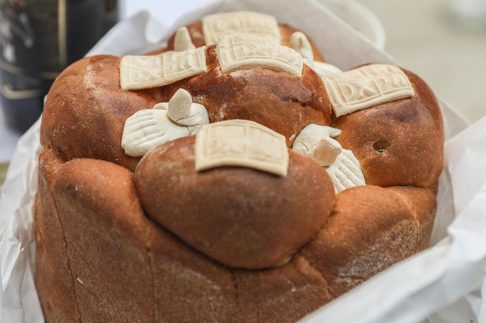 Šta znače ukrasi na slavskom kolaču? Ova SLOVA ste svi primetili, a malo ko zna šta kriju