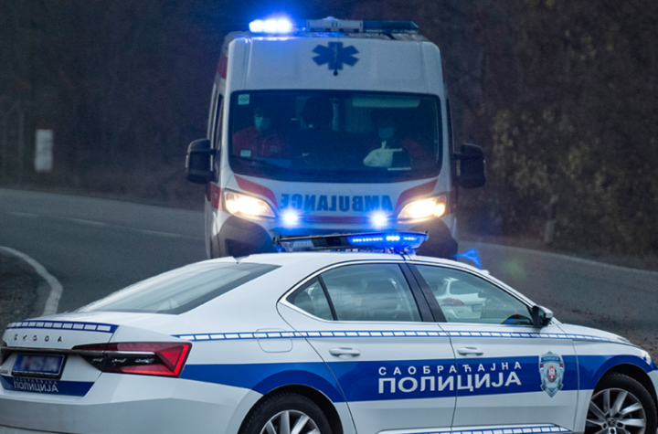 TEŠKA SAOBRAĆAJKA KOD TEMERINA! Vozač sleteo sa kolovoza iz nerazjašnjenih okolnosti!