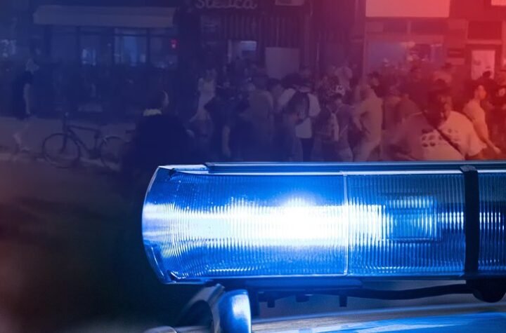 UZBUNA U CENTRU GRACA, OPSADNO STANJE! Jake snage specijalne policije opkolile trg, sve je zatvoreno!