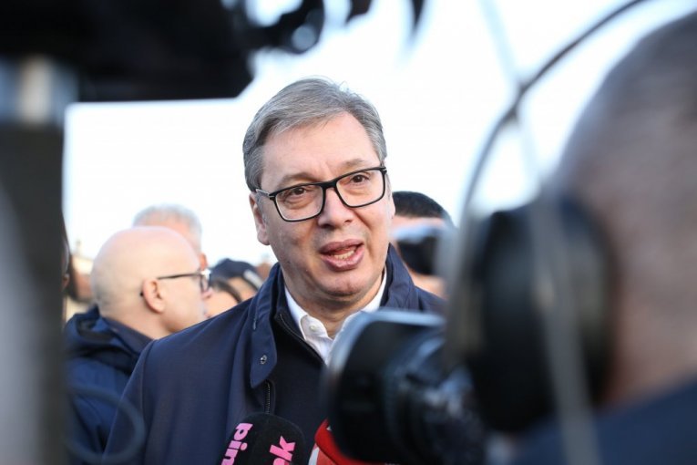 VUČIĆ STIGAO U NEGOTIN Predsednik obišao Urovicu, obratio se pred izbore u nedelju! DAO VAŽNO OBEĆANJE GRAĐANIMA (FOTO)