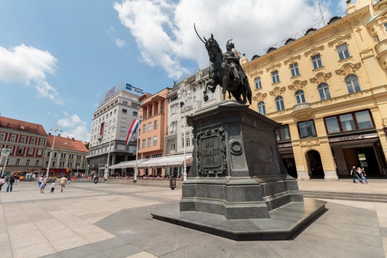 ZAGREB ZABRANJUJE USTAŠKE I FAŠISTIČKE SIMBOLE! Gradonačelnik: "Kome se ne sviđa može da nas tuži!"