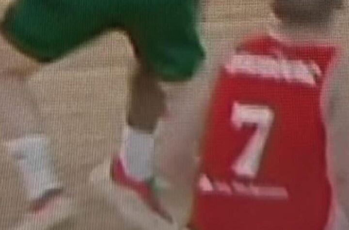 Zvezda izdala saopštenje posle sporne dvojke/trojke Mekintajera: Sudijska trojka direktno skrojila ishod utakmice