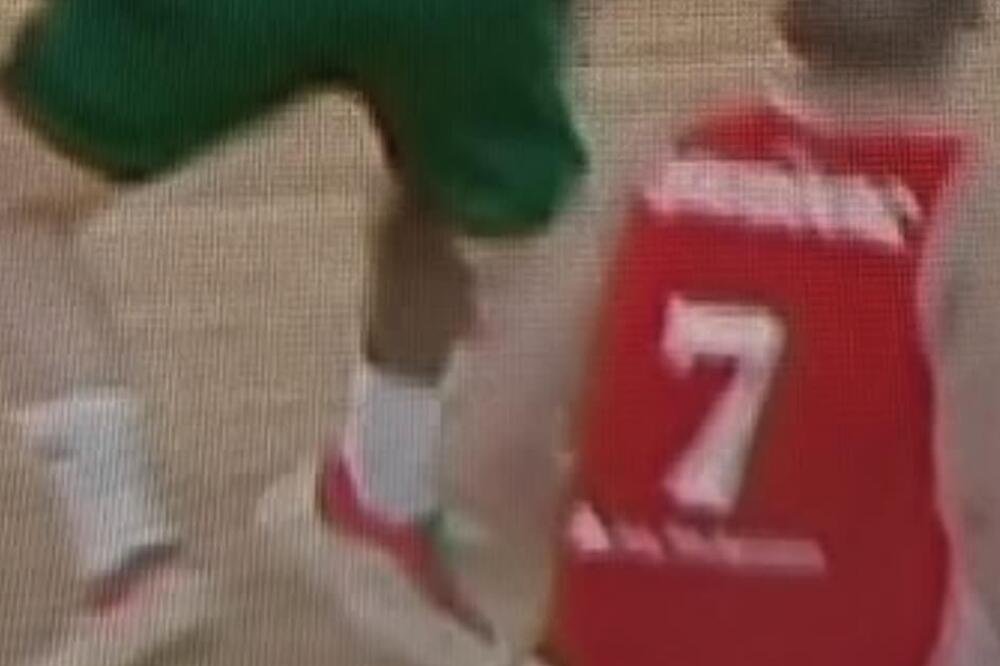 Zvezda izdala saopštenje posle sporne dvojke/trojke Mekintajera: Sudijska trojka direktno skrojila ishod utakmice