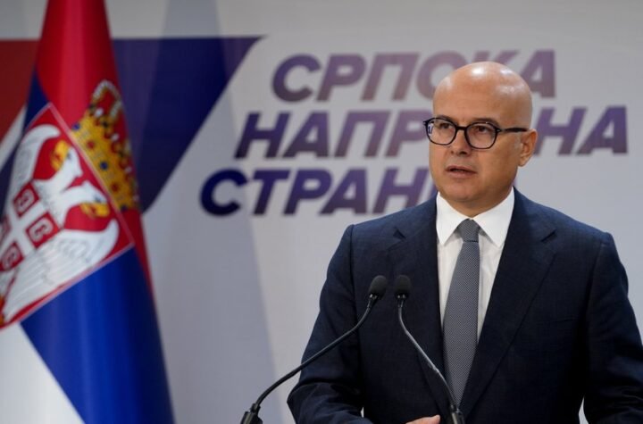 VUČEVIĆ ČESTITAO BOŽIĆ SVIM VERNICIMA KOJI SLAVE PO GREGORIJANSKOM KALENDARU: 'Neka radost Hristovog rođenja donese mir, nadu i blagostanje u vaše dom