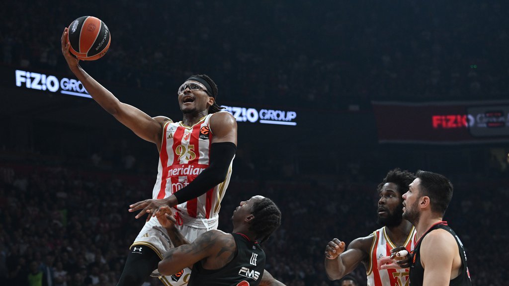 'SVI ZNAJU KROZ ŠTA PROLAZI U PRIVATNOM ŽIVOTU' Moneke javno pružio podršku srpskom košarkašu: Jako je važan za nas!