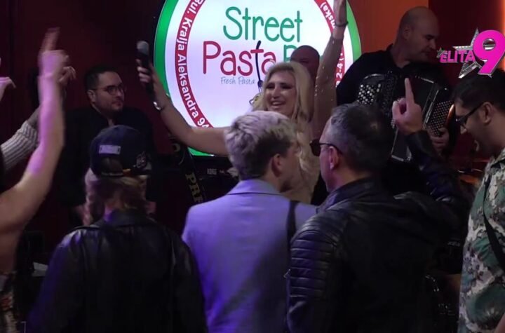 ATMOSFERA NA NIVOU! Jovana Tipšin i 'Prestige' bend napravili žurku za pamćenje, učesnici nisu stali!