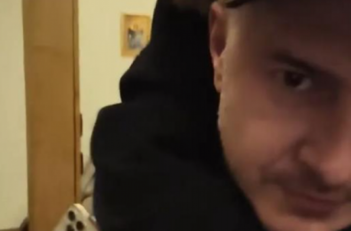 Sale Tropiko sa devojkom