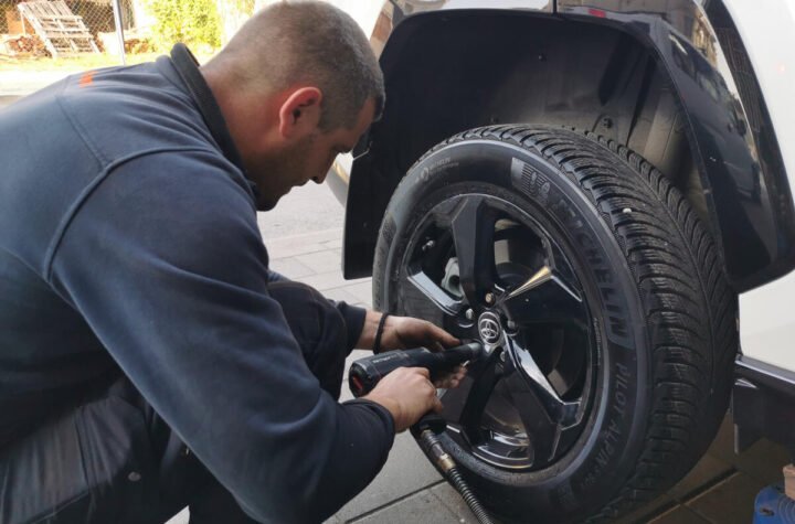 Bez ovih stvari zimi nikako ne krećite na put: Stručnjak upozorio vozače - svi pravite jednu ogromnu grešku