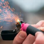 DECA OSTAJU BEZ PRSTIJU I DELOVA ŠAKE! Zbog OVOG trenda mališani gube i sluh, a svake godine se ponavlja isto!