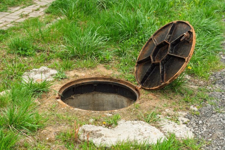 DETE (10) UPALO U ŠAHT! Užas u Bijeljini! JEDVA GA IZVUKLI!