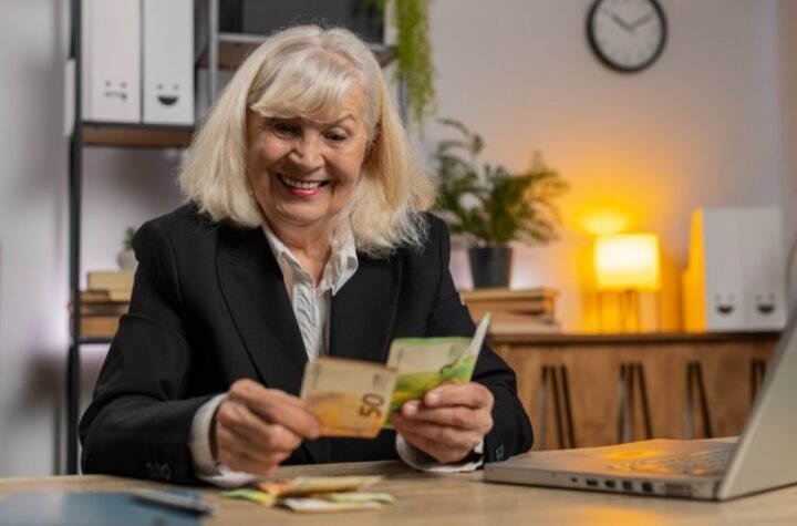 DO 250.000 DINARA ZARADE BEZ NAPUŠTANJA KUĆE! Ovo je definitivno najisplativiji praznični biznis u Srbiji: "ČIM OBJAVIM NOVU TURU, SVE ODE ZA DAN"